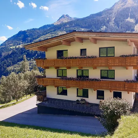 - Schmirnerhof Apartmán