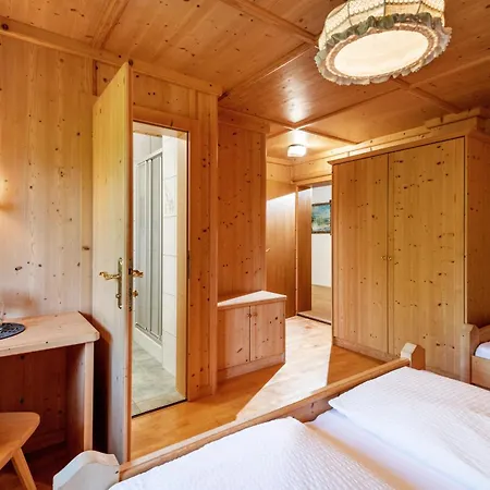 - Schmirnerhof Apartmán